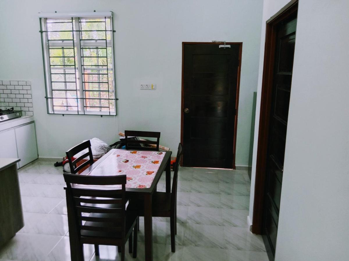 Adilah B Holiday home Pasir Puteh