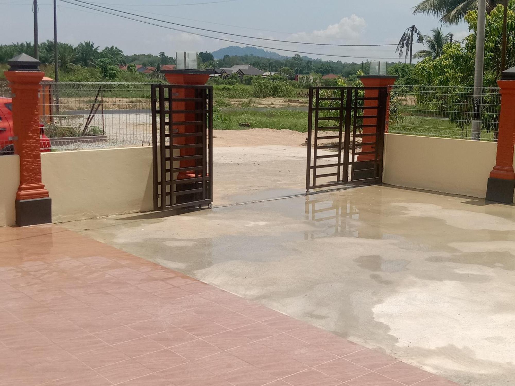 Adilah B Holiday home Pasir Puteh
